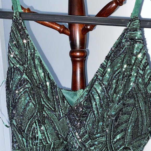 AMAZING GREEN SEQUIN DRESS😍😍 - Picture 1 of 4
